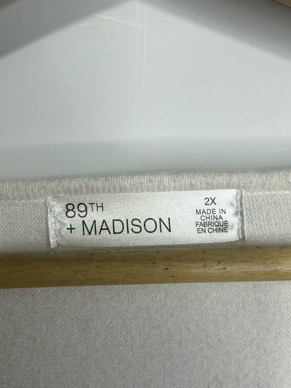89th + Madison White Sweater Blouse 2X - Picture 3 of 7